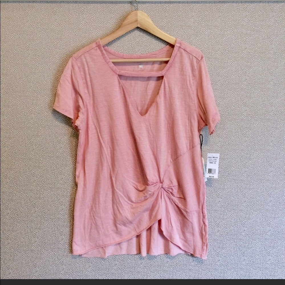 NWT Vanilla Star blush plush size top